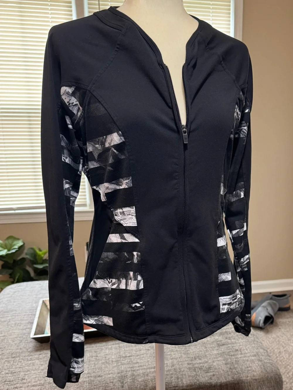 Athleta - Picture 7 of 10